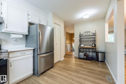 12 Amherst Crescent, St. Albert, AB - Indoor Photo Showing Kitchen