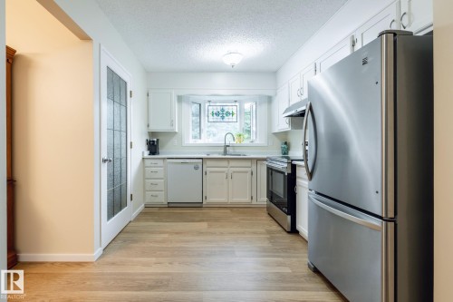 12 Amherst Crescent, St. Albert, AB - Indoor Photo Showing Kitchen