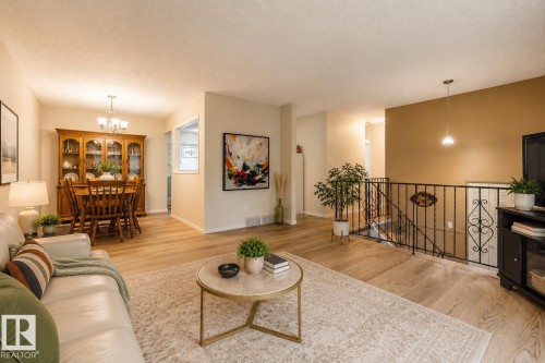 12 Amherst Crescent, St. Albert, AB - Indoor Photo Showing Living Room