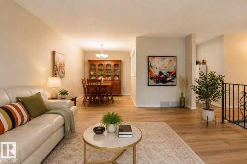 12 Amherst Crescent, St. Albert, AB - Indoor Photo Showing Living Room