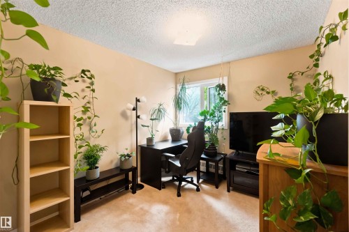 #201 10504 77 Av Nw, Edmonton, AB - Indoor Photo Showing Office