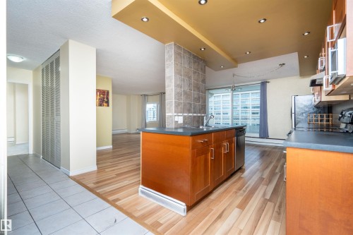 #1101 9909 110 St Nw, Edmonton, AB - Indoor