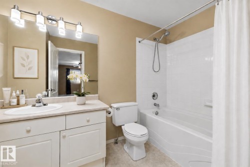 #123 215 Blackburn Dr E Sw, Edmonton, AB - Indoor Photo Showing Bathroom