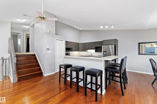 #123 215 Blackburn Dr E Sw, Edmonton, AB - Indoor Photo Showing Kitchen