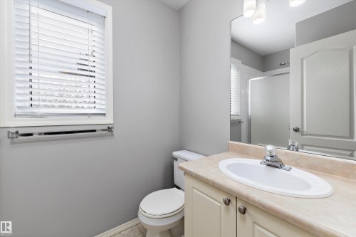 #123 215 Blackburn Dr E Sw, Edmonton, AB - Indoor Photo Showing Bathroom