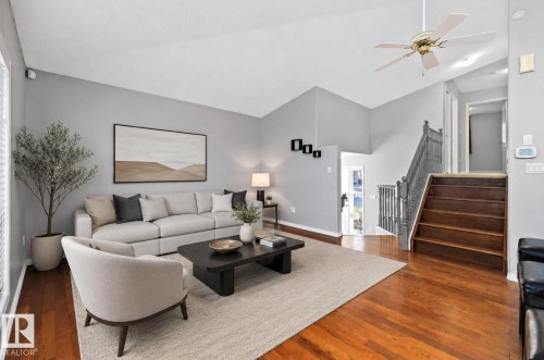 #123 215 Blackburn Dr E Sw, Edmonton, AB - Indoor Photo Showing Living Room