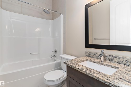 #449 6079 Maynard Wy Nw, Edmonton, AB - Indoor Photo Showing Bathroom