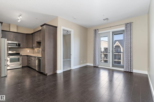 #449 6079 Maynard Wy Nw, Edmonton, AB - Indoor Photo Showing Kitchen