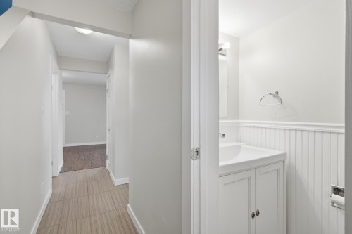248 Dickinsfield Crest Nw, Edmonton, AB - Indoor