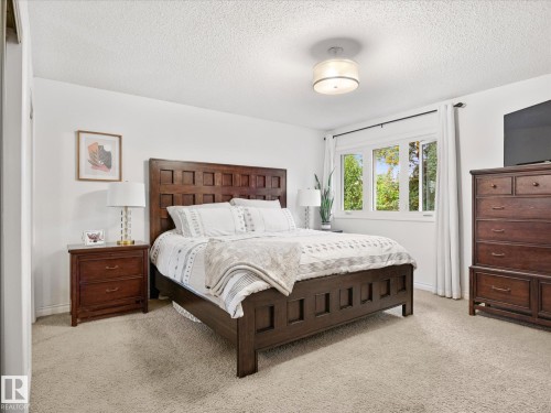 1 Gilchrist Place, St. Albert, AB - Indoor Photo Showing Bedroom