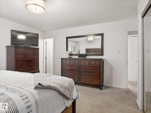 1 Gilchrist Place, St. Albert, AB - Indoor Photo Showing Bedroom