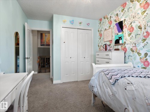 1 Gilchrist Place, St. Albert, AB - Indoor Photo Showing Bedroom