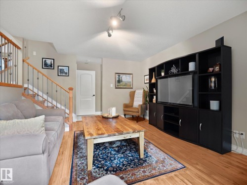 1 Gilchrist Place, St. Albert, AB - Indoor Photo Showing Living Room