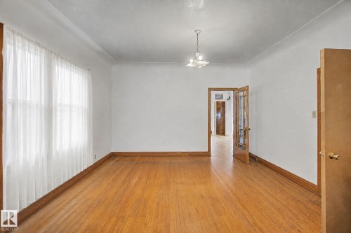 9334 106A Avenue Nw, Edmonton, AB - Indoor Photo Showing Other Room