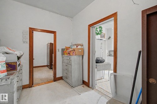 9334 106A Avenue Nw, Edmonton, AB - Indoor