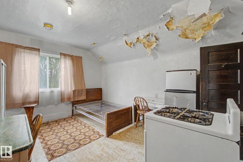 9334 106A Avenue Nw, Edmonton, AB - Indoor Photo Showing Laundry Room