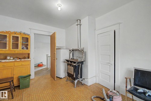 9334 106A Avenue Nw, Edmonton, AB - Indoor