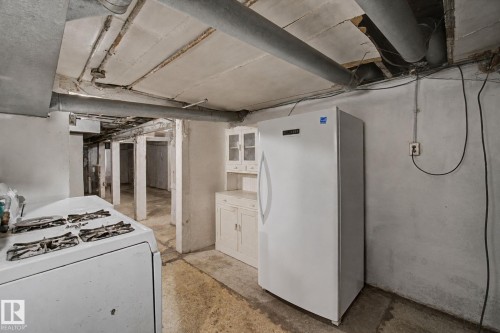 9334 106A Avenue Nw, Edmonton, AB - Indoor Photo Showing Laundry Room