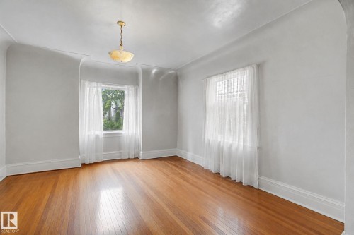 9334 106A Avenue Nw, Edmonton, AB - Indoor Photo Showing Other Room