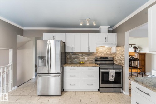 3 Windermere Drive, Spruce Grove, AB - Indoor Photo Showing Kitchen With Stainless Steel Kitchen