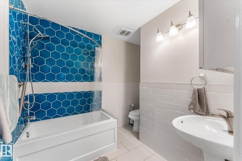 3 Windermere Drive, Spruce Grove, AB - Indoor Photo Showing Bathroom