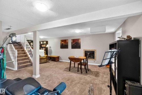 17132 96 Street Nw, Edmonton, AB - Indoor