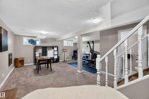 17132 96 Street Nw, Edmonton, AB - Indoor