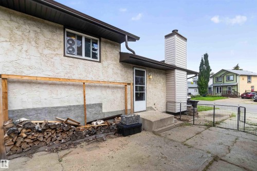 17132 96 Street Nw, Edmonton, AB - Outdoor