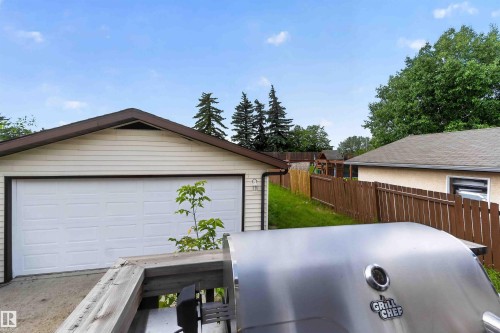 17132 96 Street Nw, Edmonton, AB - Outdoor