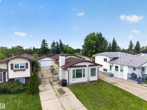 17132 96 Street Nw, Edmonton, AB - Outdoor