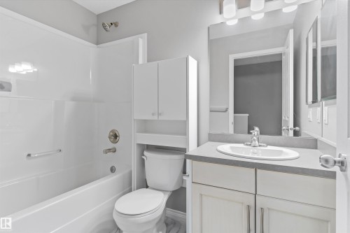 #98 4050 Savaryn Dr Sw, Edmonton, AB - Indoor Photo Showing Bathroom