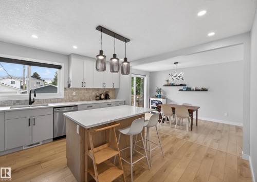9915 154 Street Nw, Edmonton, AB - Indoor Photo Showing Other Room
