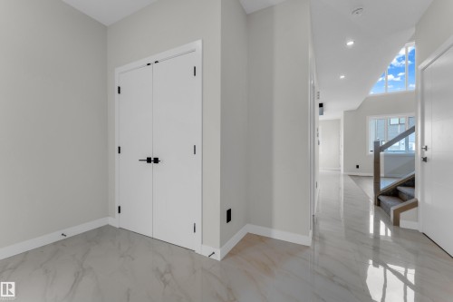 1912 48 Street Sw, Edmonton, AB - Indoor Photo Showing Other Room