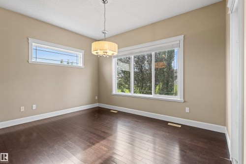 1133 Hays Drive Nw, Edmonton, AB - Indoor Photo Showing Other Room