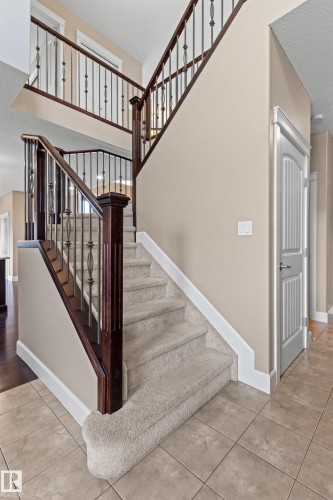 1133 Hays Drive Nw, Edmonton, AB - Indoor Photo Showing Other Room