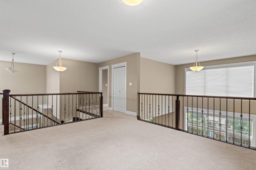 1133 Hays Drive Nw, Edmonton, AB - Indoor Photo Showing Other Room