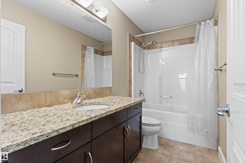 1133 Hays Drive Nw, Edmonton, AB - Indoor Photo Showing Bathroom