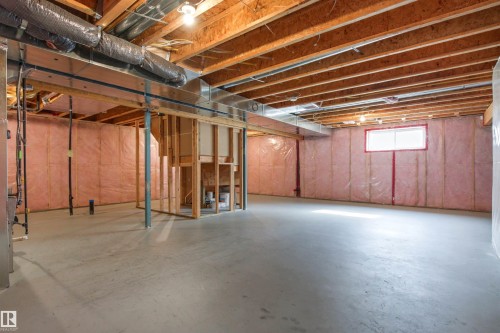1133 Hays Drive Nw, Edmonton, AB - Indoor Photo Showing Basement