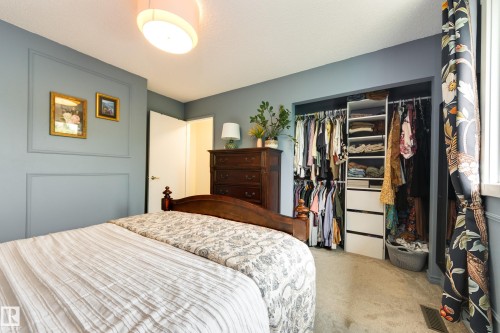 4233 85 Street Nw, Edmonton, AB - Indoor Photo Showing Bedroom