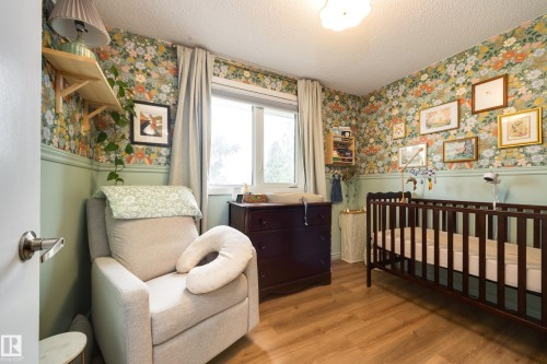 4233 85 Street Nw, Edmonton, AB - Indoor
