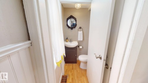 11406 66 Street Nw, Edmonton, AB - Indoor Photo Showing Bathroom