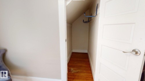 11406 66 Street Nw, Edmonton, AB - Indoor