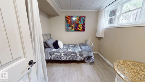 11406 66 Street Nw, Edmonton, AB - Indoor Photo Showing Bedroom
