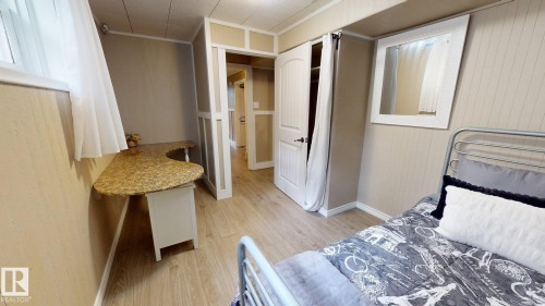 11406 66 Street Nw, Edmonton, AB - Indoor Photo Showing Bedroom