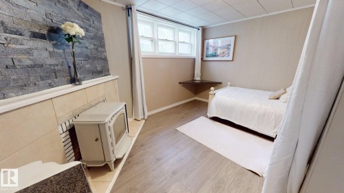 11406 66 Street Nw, Edmonton, AB - Indoor Photo Showing Other Room