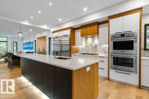 3 Lee Place, St. Albert, AB - Indoor Photo Showing Kitchen With Double Sink With Upgraded Kitchen