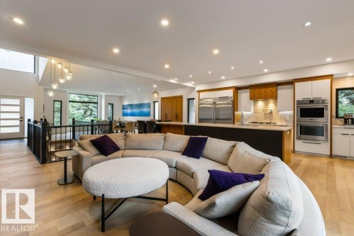 3 Lee Place, St. Albert, AB - Indoor Photo Showing Living Room