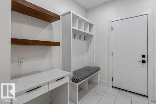 3 Lee Place, St. Albert, AB - Indoor