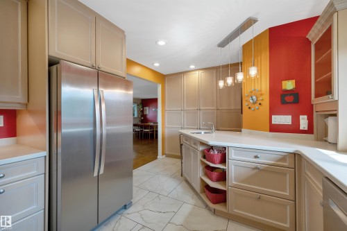 5331 105 Street Nw, Edmonton, AB - Indoor Photo Showing Kitchen