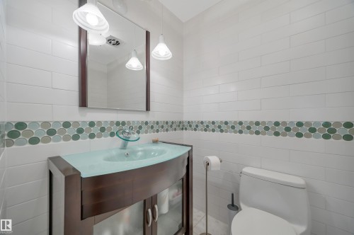 5331 105 Street Nw, Edmonton, AB - Indoor Photo Showing Bathroom